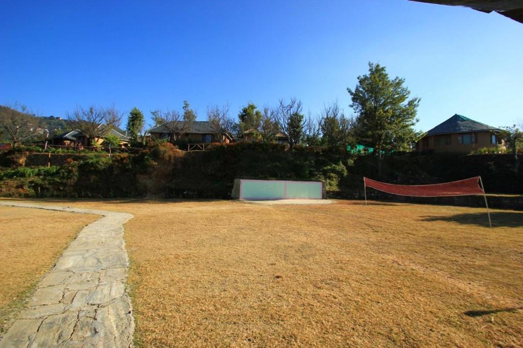 Oyo 43476 Vatika Resort Shimla Exterior foto